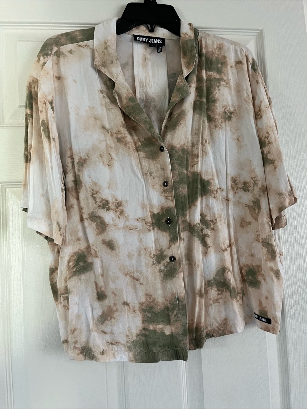 DKNY Top Short Sleeve Button-Down Top in Cream and Green Tie-Dye Camo size large